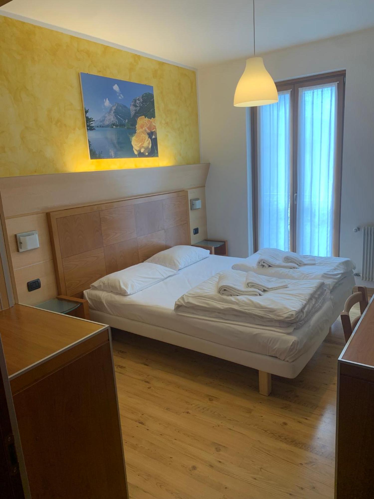 Hotel Garni Delle Rose Ceniga Exterior foto