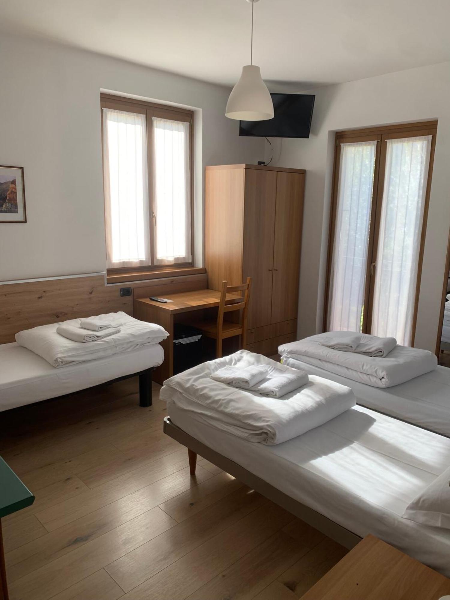 Hotel Garni Delle Rose Ceniga Exterior foto