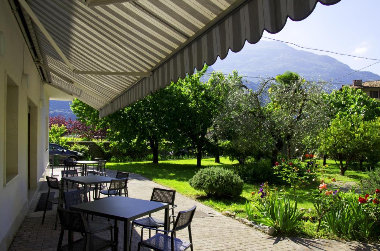 Hotel Garni Delle Rose Ceniga Exterior foto